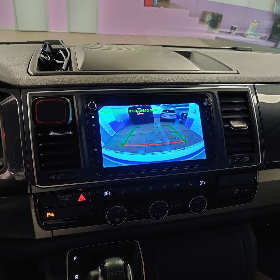 VW CARAVELLA 2020, Замена штатной мультимедиа, видеорегистратор, дополнительный монитор для задних пассажиров