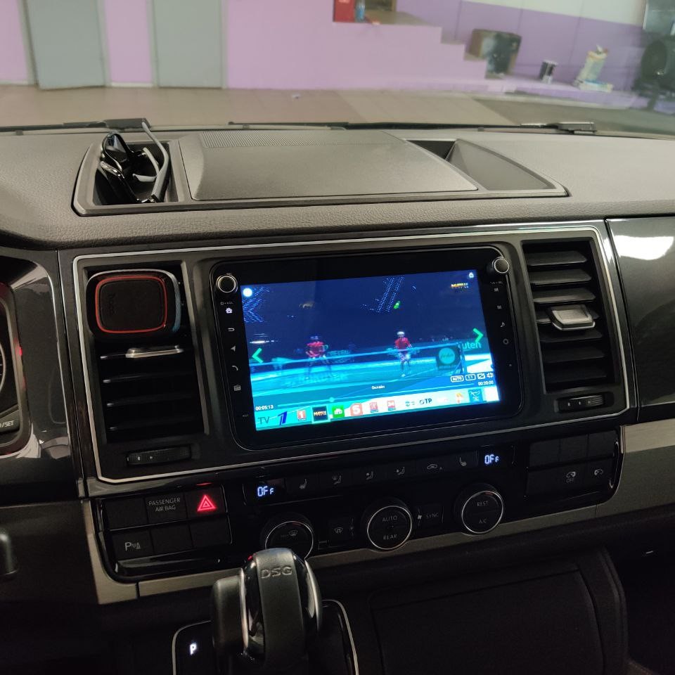 VW CARAVELLA 2020, Замена штатной мультимедиа, видеорегистратор, дополнительный монитор для задних пассажиров