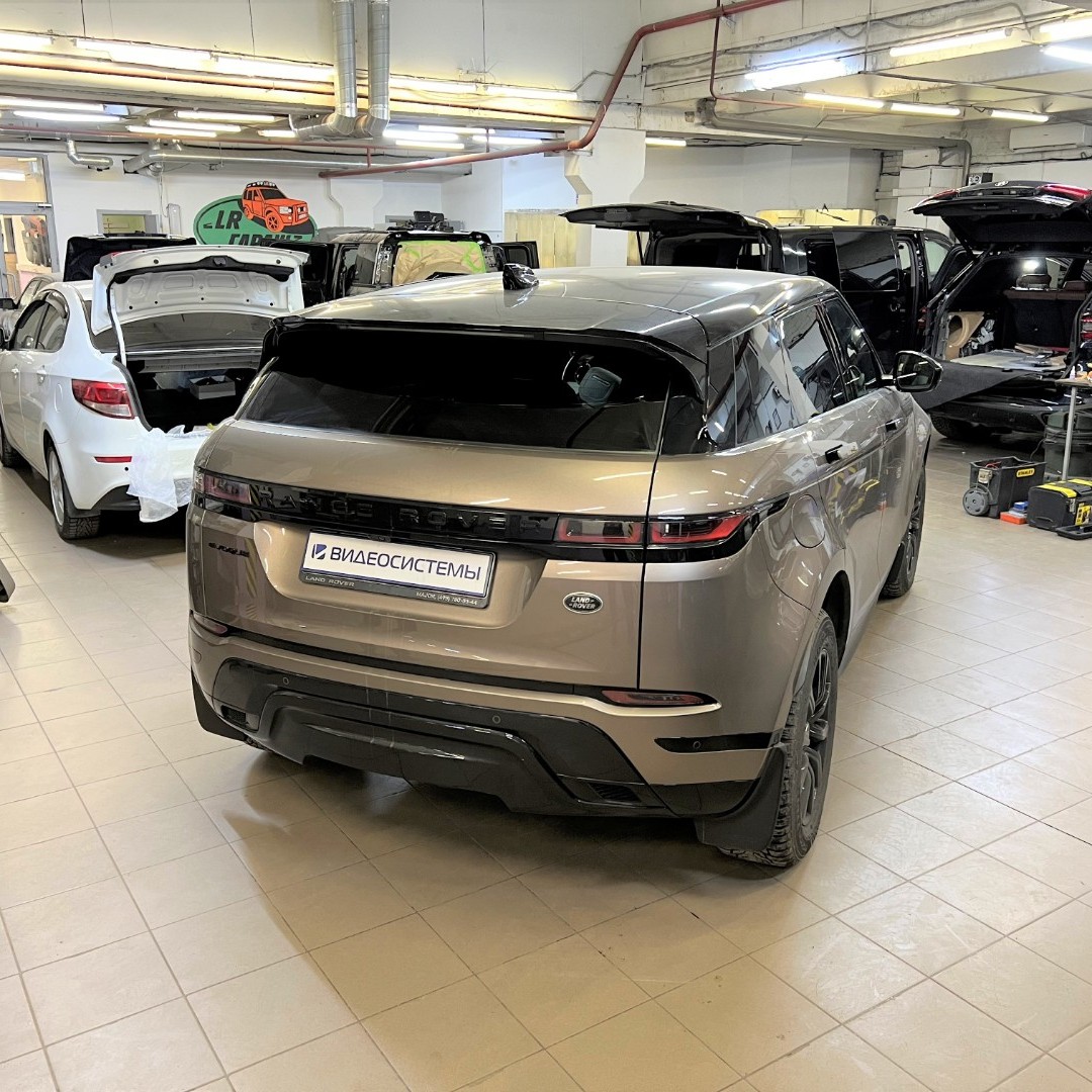 Доводчики дверей / Шумоизоляция / Дистанционный запуск Webasto / Зарядка для АКБ в Range Rover Evoque 2018+