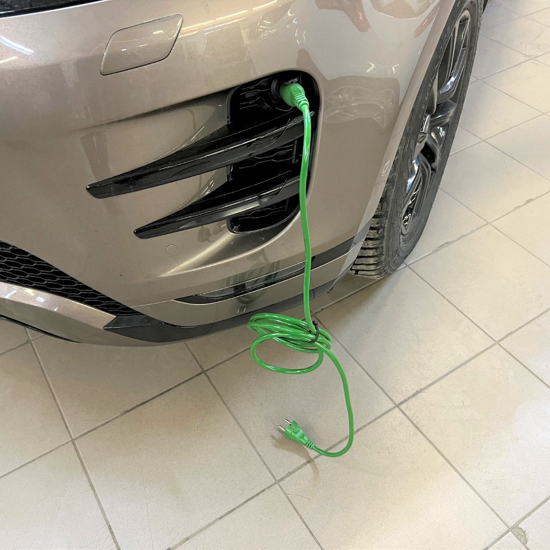 Доводчики дверей / Шумоизоляция / Дистанционный запуск Webasto / Зарядка для АКБ в Range Rover Evoque 2018+