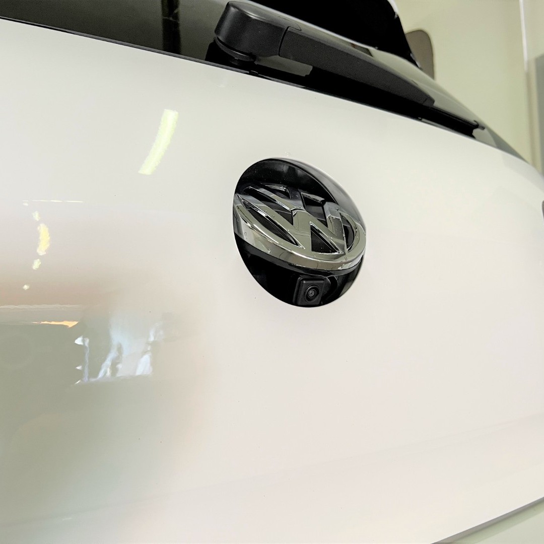Дооснащение VW Golf 7 GTI. Шумоизоляция, замена акустики, сабвуфер, выезжающая камера, электропривод багажника