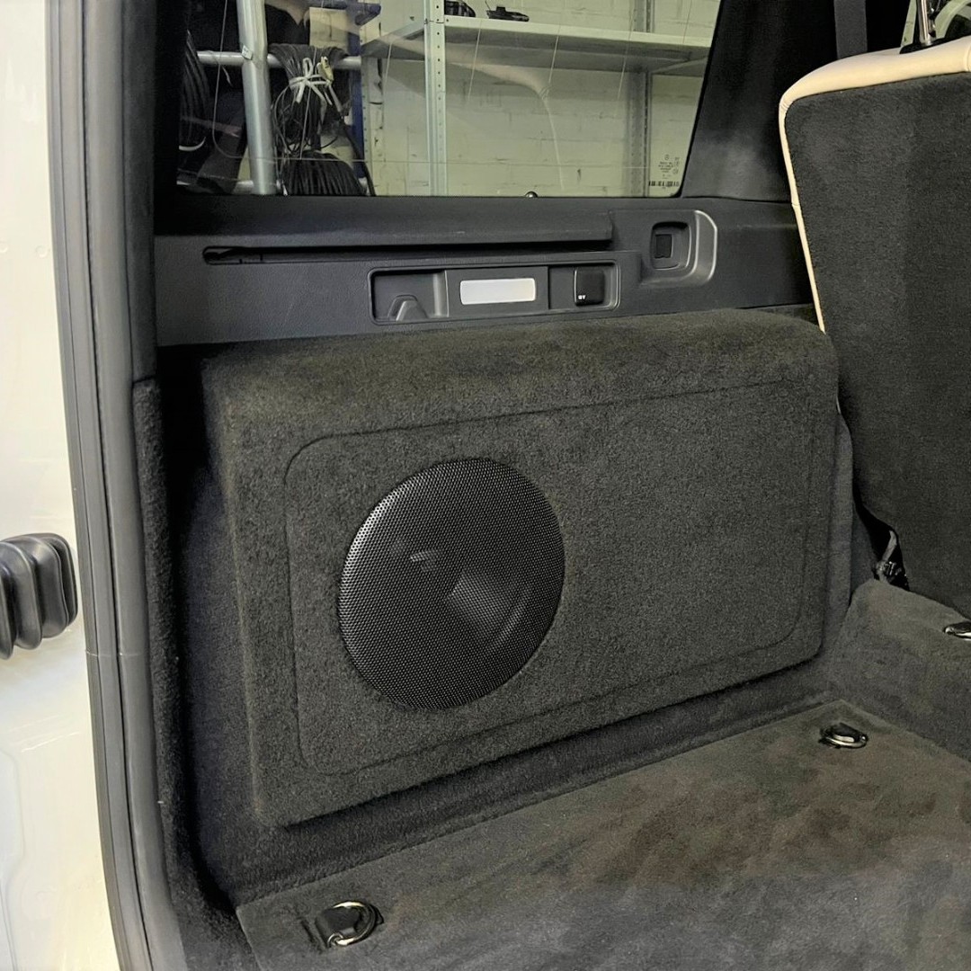 Новая мощная и качественная аудиосистема в Mercedes G500 2022.