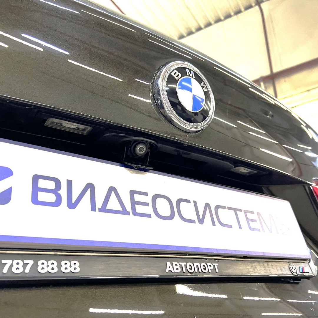 Дооснащение BMW X6 F16. Камера заднего вида в выезжающем механизме Mercedes, видеорегистратор, омыватель передней камеры.