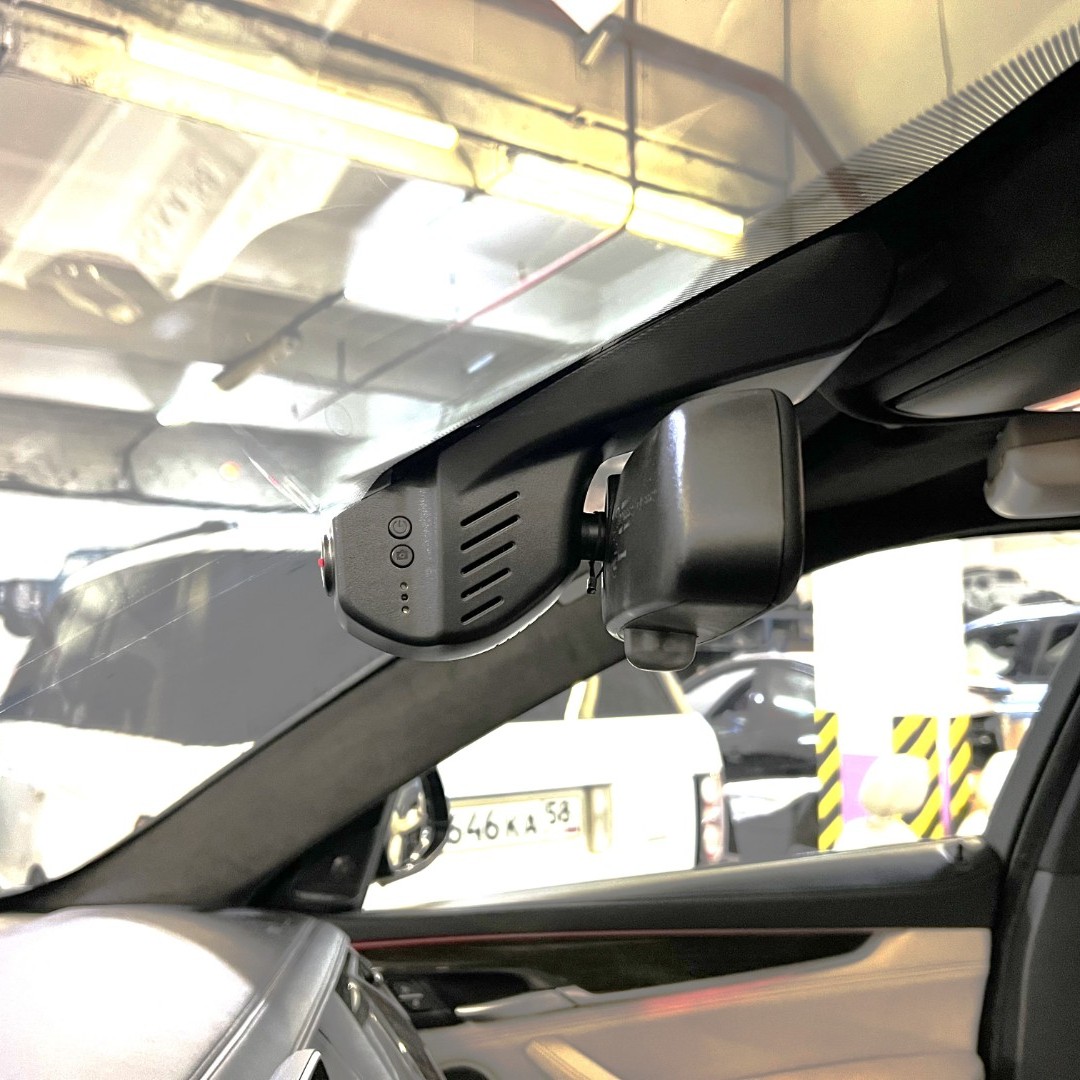 Дооснащение BMW X6 F16. Камера заднего вида в выезжающем механизме Mercedes, видеорегистратор, омыватель передней камеры.